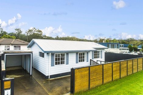Photo of property in 1/25 Karepo Crescent, Ranui, Auckland, 0612