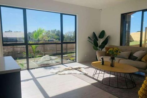 Photo of property in 7 Laurina Road, Sunnynook, Auckland, 0620