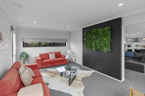 Photo of property in 129 Aviemore Drive, Highland Park, Auckland, 2010