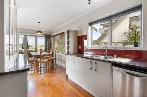 Photo of property in 41 Albatross Road, Red Beach, 0932