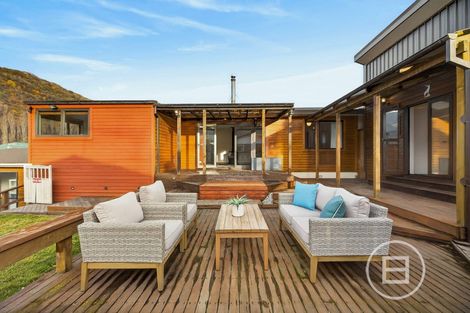 Photo of property in 20 Daveys Place, Arrowtown, 9302