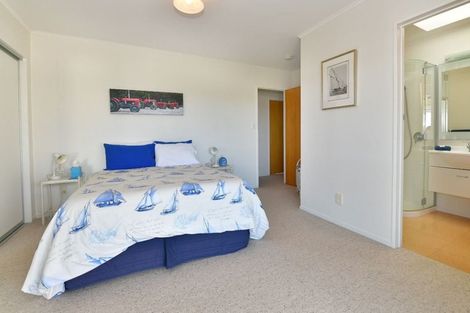 Photo of property in 18 Tamatea Drive, Snells Beach, 0920