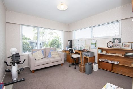 Photo of property in 41 Beechdale Crescent, Pakuranga Heights, Auckland, 2010