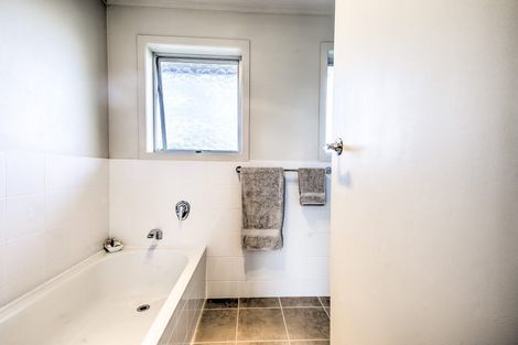 Photo of property in 12 Salmond Place, Dinsdale, Hamilton, 3204