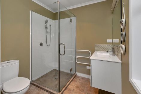 Photo of property in 110 Barbados Way, One Tree Point, 0118