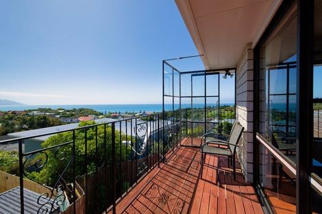 Photo of property in 72 Churchill Street, Kaikoura, 7300