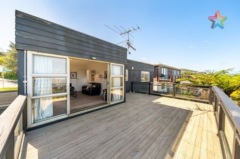 Photo of property in 2 Stanhope Grove, Korokoro, Lower Hutt, 5012