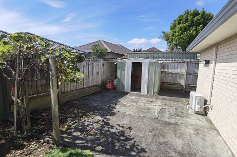 Photo of property in 22 Maghera Drive, East Tamaki Heights, Auckland, 2016