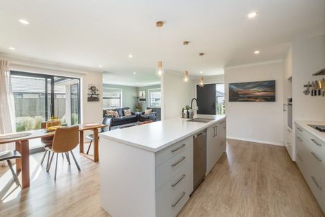 Photo of property in 7 Kakariki Crescent, Carterton, 5713