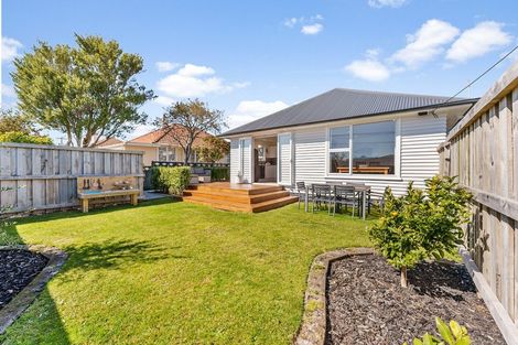 Photo of property in 6 Union Street, Merrilands, New Plymouth, 4312