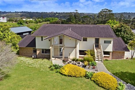 Photo of property in 17 Meteor Place, Schnapper Rock, Auckland, 0632