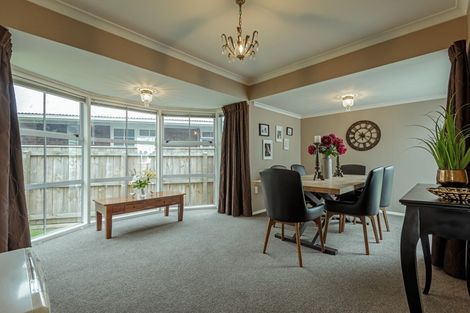 Photo of property in 1 Athlone Place, Hokowhitu, Palmerston North, 4410