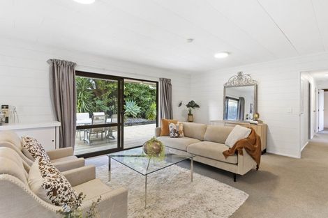 Photo of property in 2 Gosford Drive, Botany Downs, Auckland, 2010