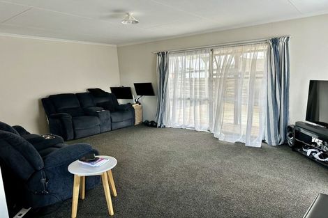Photo of property in 24 Suzanne Grove, Kelvin Grove, Palmerston North, 4414