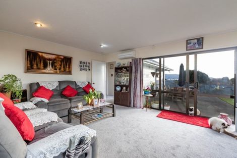 Photo of property in 3 Frimley Terrace, Waikanae Beach, Waikanae, 5036
