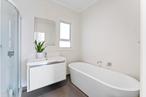 Photo of property in 384 Devon Street West, Lynmouth, New Plymouth, 4310