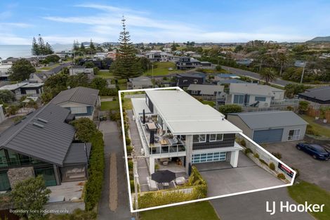Photo of property in 1 Ayr Street, Waihi Beach, 3611