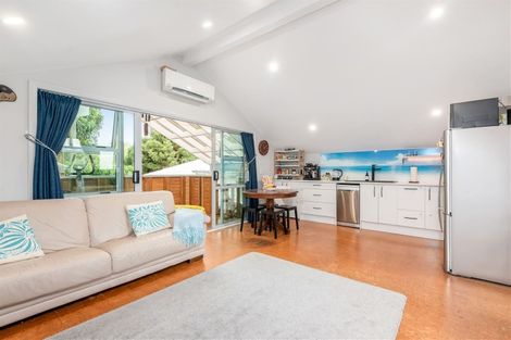 Photo of property in 38a Colmar Road, Mellons Bay, Auckland, 2014