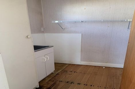 Photo of property in 10 Lloyd Avenue, Papatoetoe, Auckland, 2025