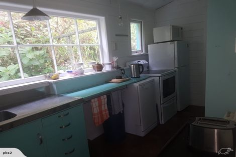 Photo of property in 315 Karaka Bay Road, Karaka Bays, Wellington, 6022