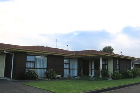 Photo of property in 2 Camellia Court, Palmerston North, 4414
