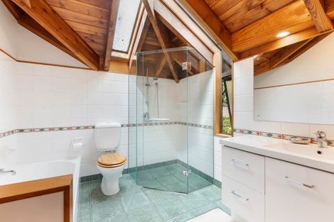 Photo of property in 2/60 Aberdeen Road, Campbells Bay, Auckland, 0620