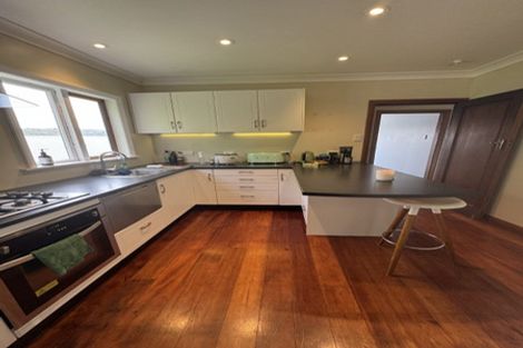 Photo of property in 40 Jackson Street, Island Bay, Wellington, 6023