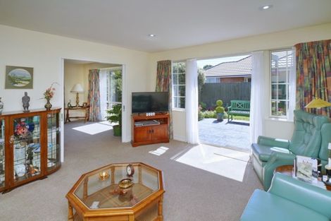 Photo of property in 24 Chesterfield Mews, Russley, Christchurch, 8042