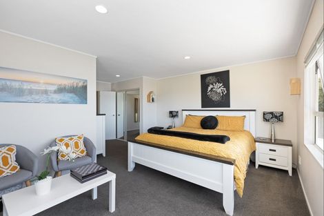 Photo of property in 13 Orewa Heights Crescent, Orewa, 0931