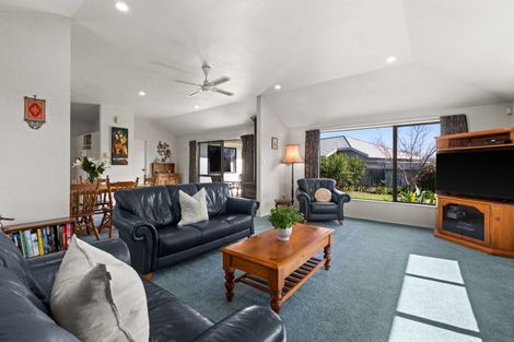 Photo of property in 12 Kingsgate Row, Havelock North, 4130