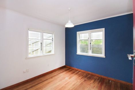 Photo of property in 13 Aplin Terrace, Ngaio, Wellington, 6035