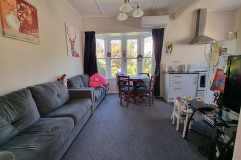 Photo of property in 12 Lincoln Avenue, Tawa, Wellington, 5028