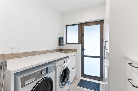 Photo of property in 32 Amante Crescent, Mairangi Bay, Auckland, 0630