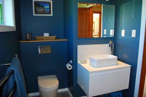 Photo of property in 250a Waikawa Road, Waikawa, Picton, 7220