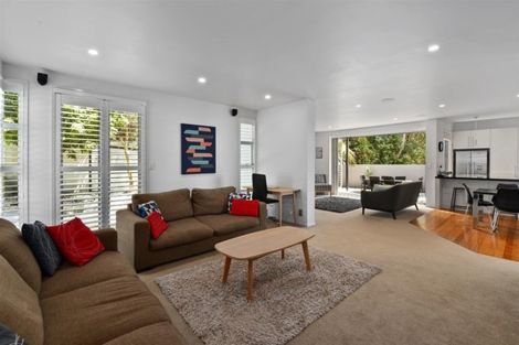 Photo of property in 21a Sharon Road, Waiake, Auckland, 0630