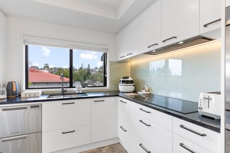 Photo of property in 32 Amante Crescent, Mairangi Bay, Auckland, 0630
