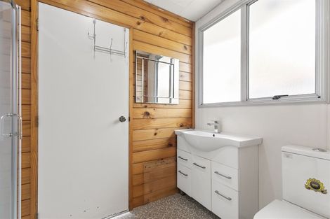 Photo of property in 1/30 Barbados Drive, Unsworth Heights, Auckland, 0632