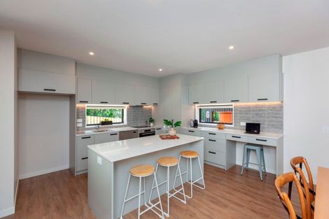 Photo of property in 77 Amohia Street, Paraparaumu, 5032