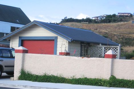 Photo of property in 12 Retter Street, Paparangi, Wellington, 6037