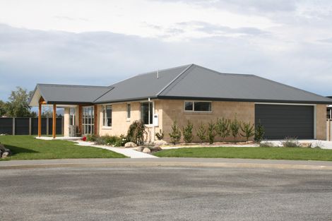 Photo of property in 18 Greenfield Place, Twizel, 7901
