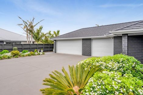 Photo of property in 15 Keene Drive, Bell Block, New Plymouth, 4312