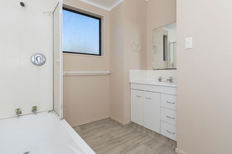 Photo of property in 12b Pennington Place, Welcome Bay, Tauranga, 3112