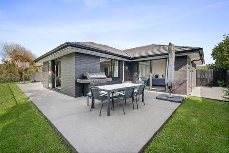 Photo of property in 11 Riverboat Lane, Helensville, 0800