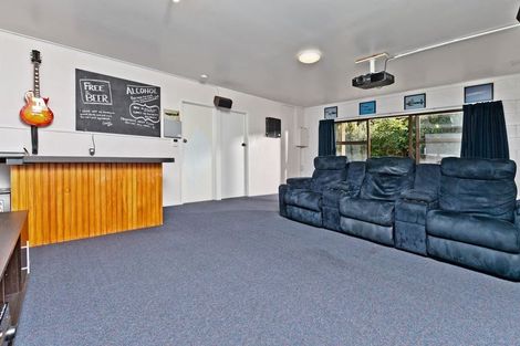 Photo of property in 35 Stapleford Crescent, Browns Bay, Auckland, 0630