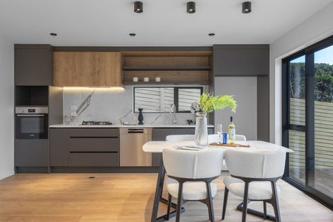 Photo of property in 1/12 Manuwai Road, Torbay, Auckland, 0630