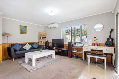Photo of property in 2/134 Spinella Drive, Bayview, Auckland, 0629