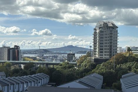 Photo of property in Luna Apartments, 4d/16 Burton Street, Grafton, Auckland, 1010