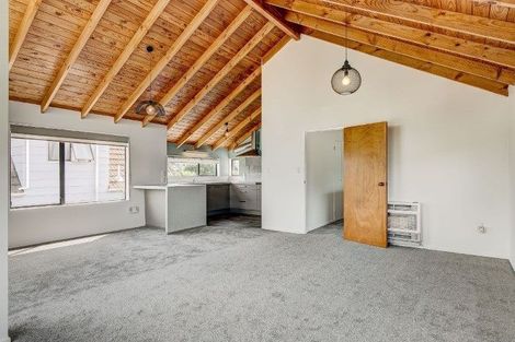 Photo of property in 2/13 Mana Esplanade, Paremata, Porirua, 5026