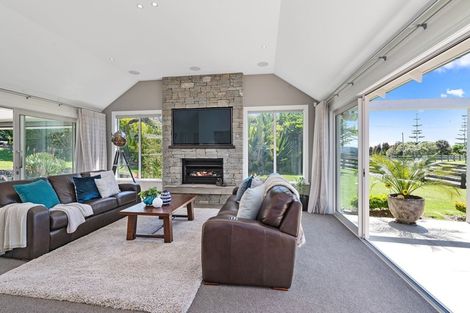 Photo of property in 104 Vaughans Road, Long Bay, Albany, 0792