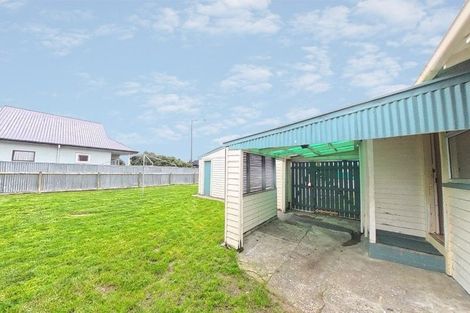 Photo of property in 4 Wood Street, Takaro, Palmerston North, 4410
